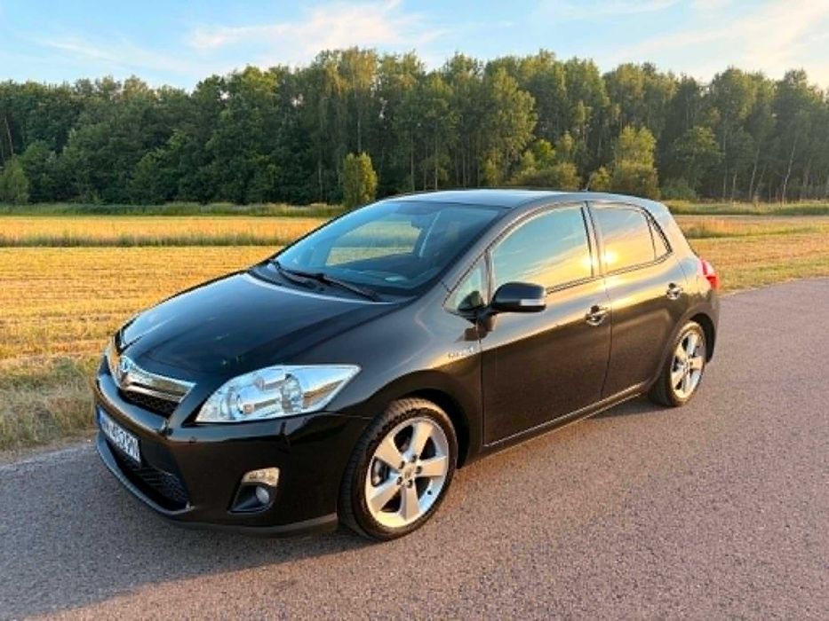 Toyota Auris 1.8 hybryda + LPG