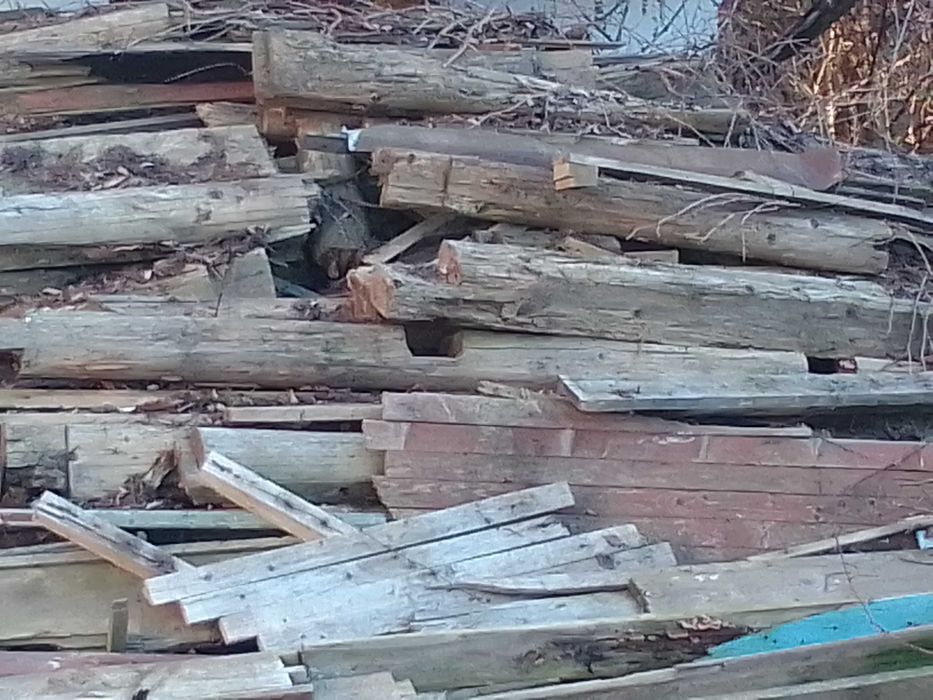 Sprzedam drzewo ze starego domu