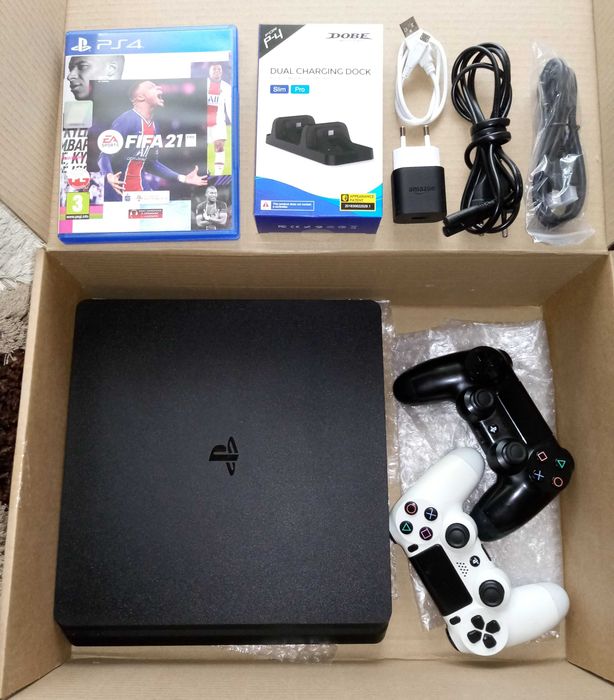 Konsola Sony Playstation 4 Slim 500GB + 2 PADY ORYG.+ FIFA 22 PL + ładowarka X2 ,pełne okablowanie stan BDB.