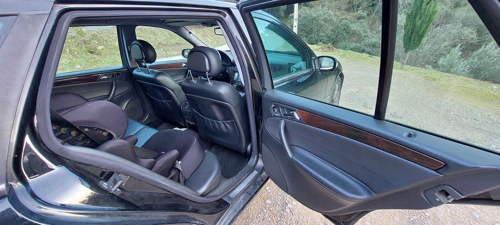 Mercedes-Benz c220 cdi Elegance 143cvs 2002 cx Automática