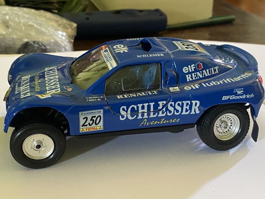 Miniatura Bburago - Buggy Schlesser Renault Mégane (Rali Dakar) - Escala 1/24