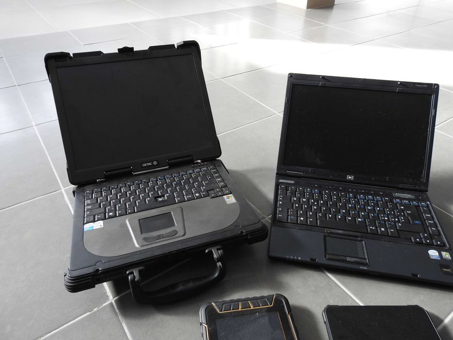 Lote computadores portáteis e tablets windows e android