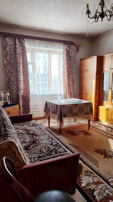 Добротний будинок у селі Тернова — простір, затишок і родючі землі!