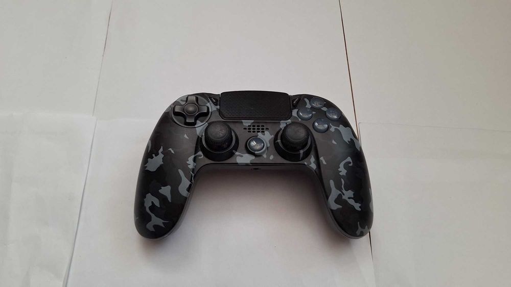 Kontroler bezprzewodowy Cobra QSP411 camo czarny do PS4 Sony PlayStation 4