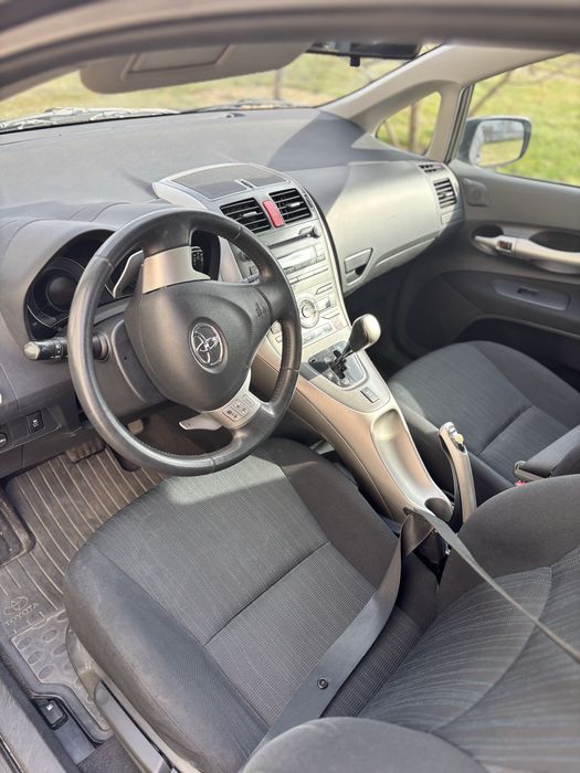 Продам машину Toyota