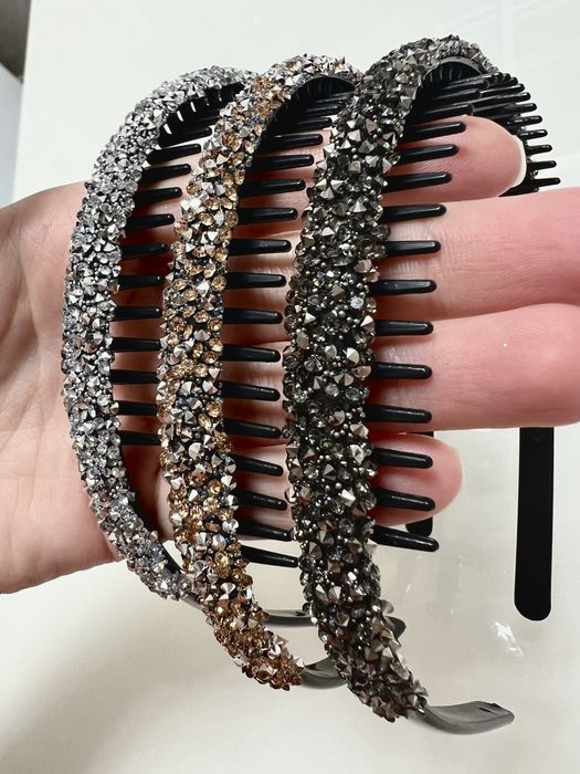 Обруч с камнями для волосся