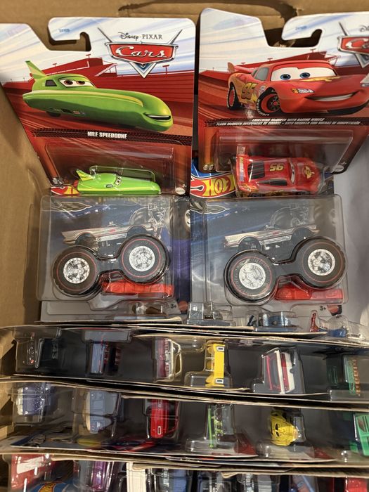143 hot wheels mainline + 2 monster STH