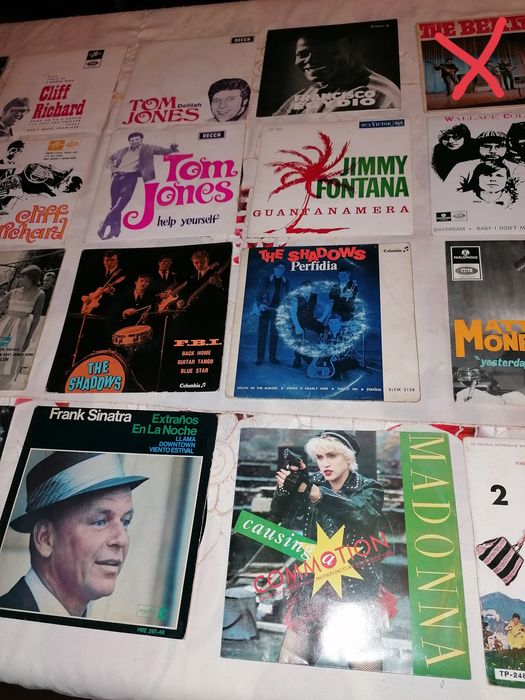 Discos vinil: singles e LP's antigos