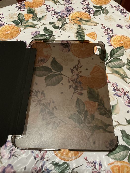 Продам чехол—книжка на ipad 11 A16 2025