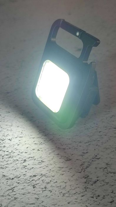Lampka LED, brelok, ładowanie USB, stojak, uchwyt magnetyczny