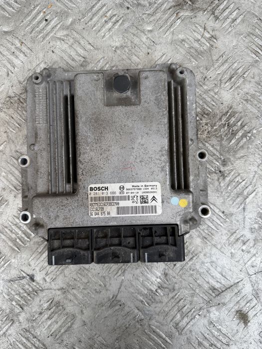 Электронный блок управления ЭБУ Peugeot 4007 2.2 2007 ном 0281013666