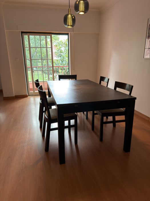 Mesa de jantar retangular extensível + 5 cadeiras