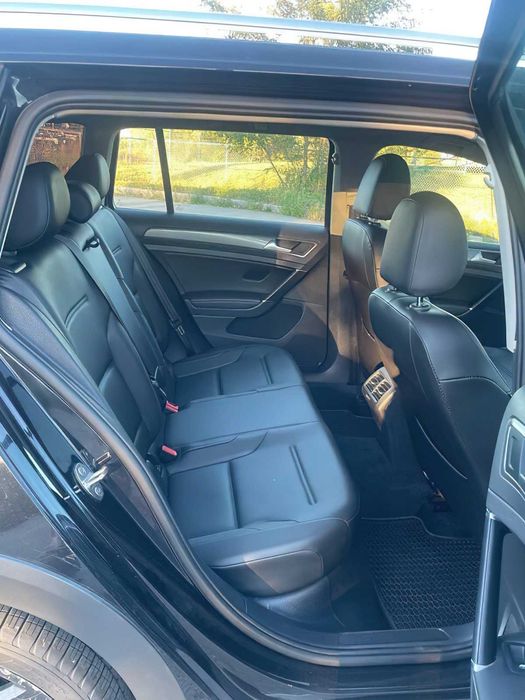 Volkswagen Golf      2019