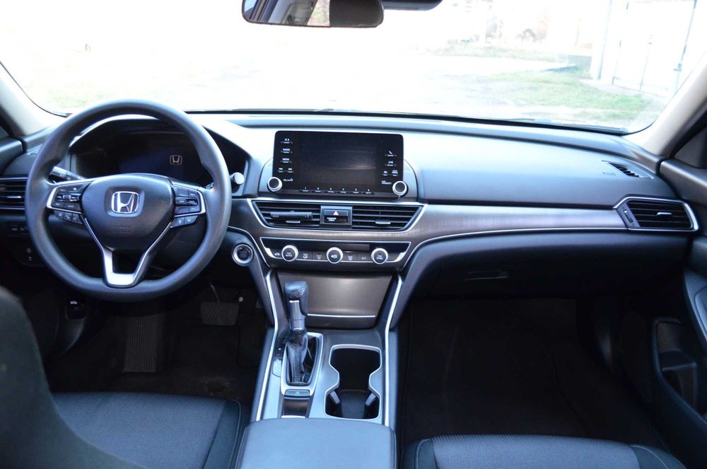 Honda Accord 2019 VIN 1HGCV1F11KA087216 фото оголошення 16 з 17