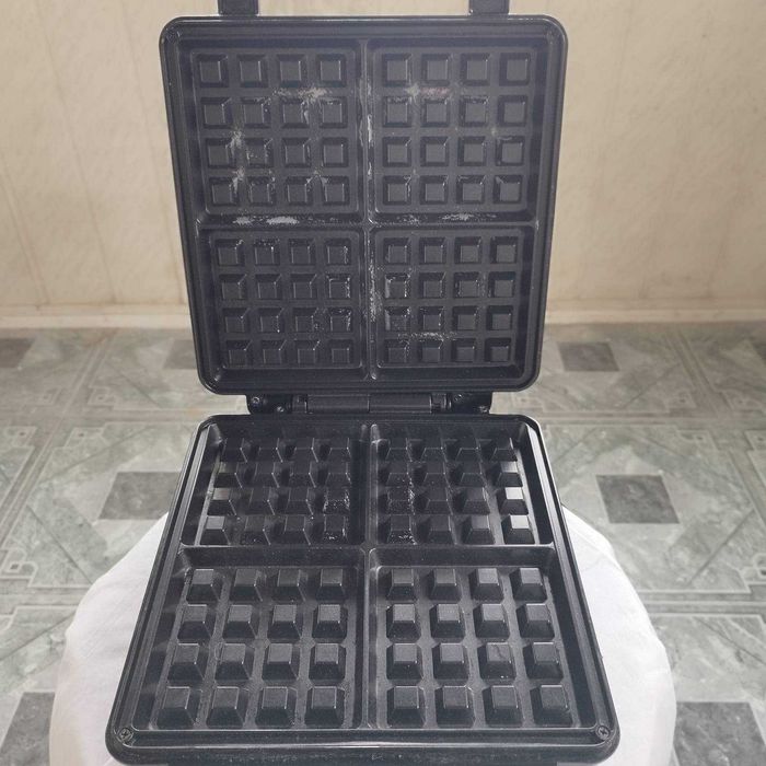 Німецька вафельниця Ambiano.