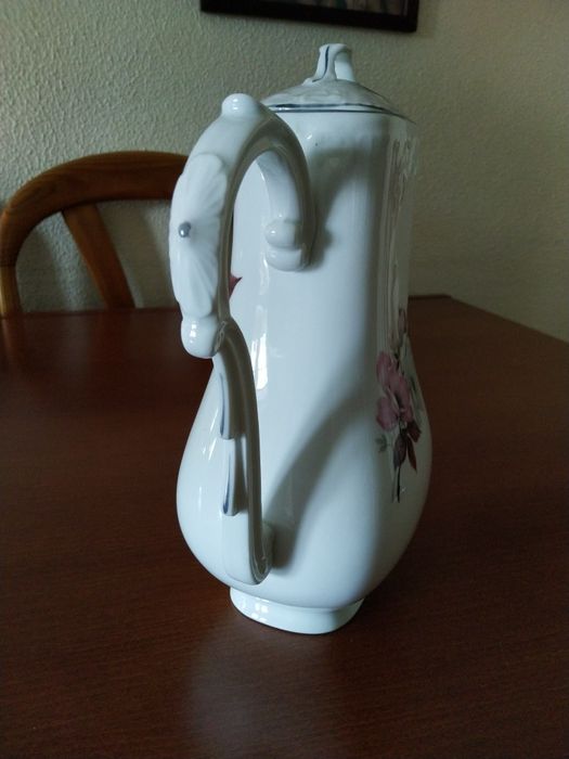 Para colecionadores de Bules de café da Vista Alegre -ver bem o bico