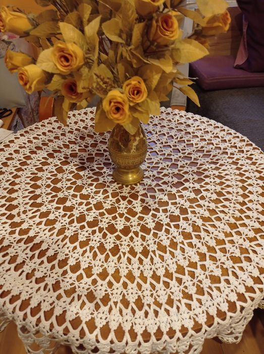 Serwetka na stolik kawowy 110 cm
