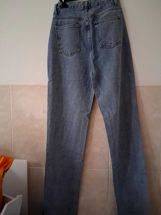 Calça cintura alta,com top Prettylittlething.