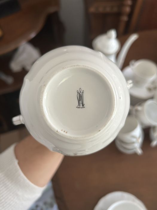 Serviço de Chá/Café SPAL – Porcelana Fina com Motivos Florais