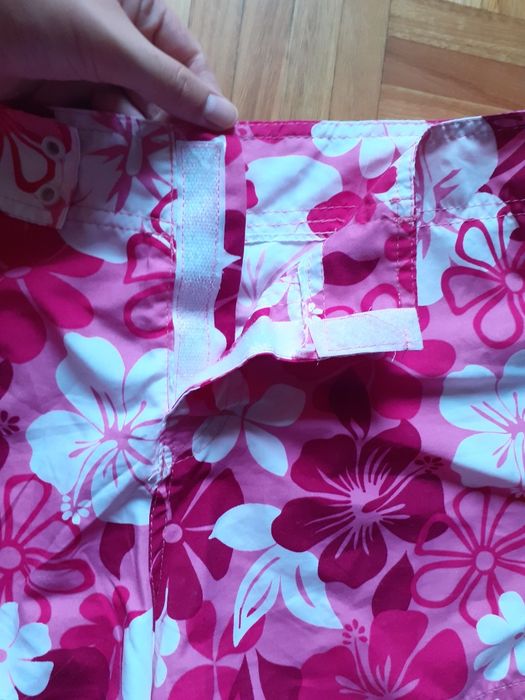 Shorts de praia rosa