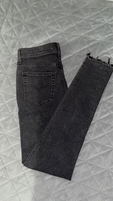 Нові джинси Levis