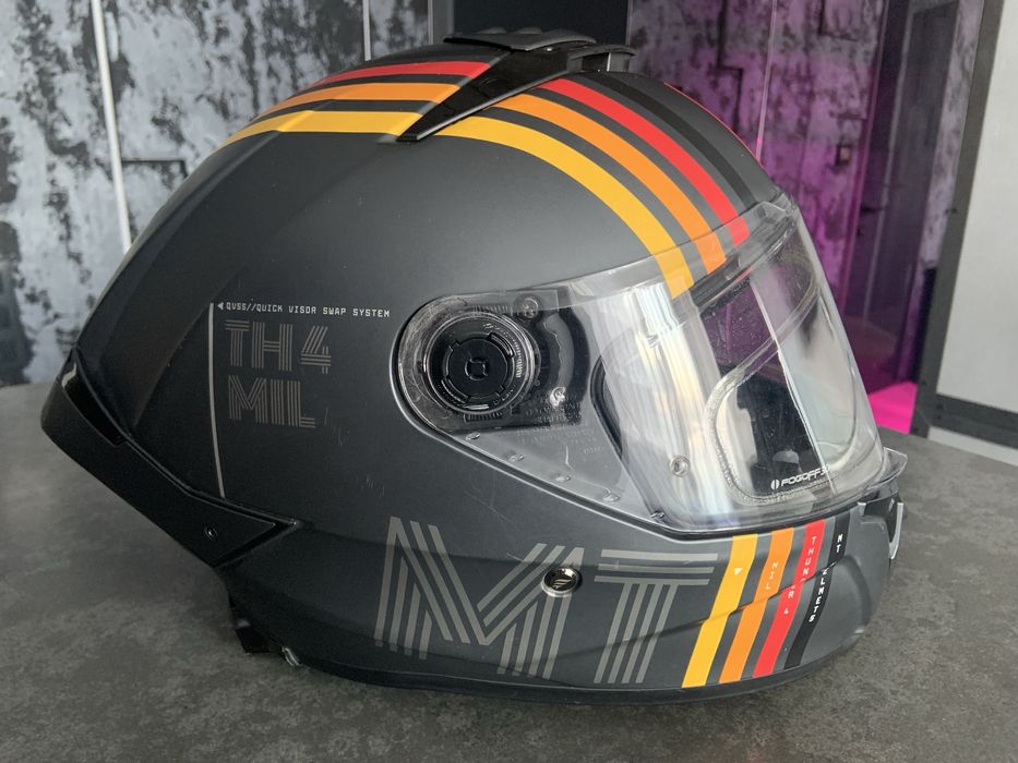 Мотошолом MT THUNDER 4 SV Mil A11 Matt Black