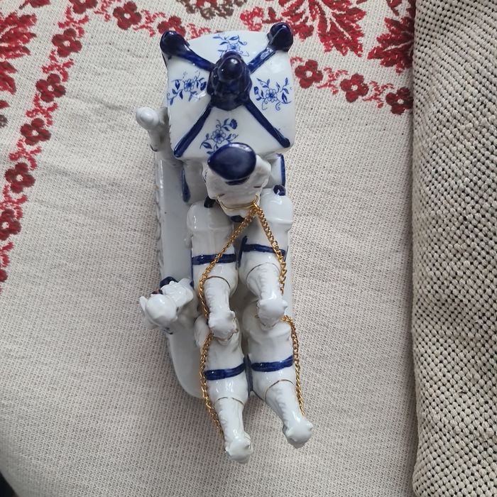 Porcelanowa  karoca