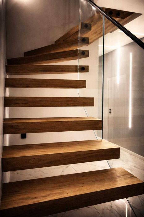 Schody dywanowe stalowe z pełnej blachy - Łódź