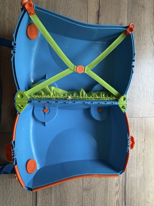 Trunki jeżdżąca walizeczka dziecięca, jeździk walizka niebieska