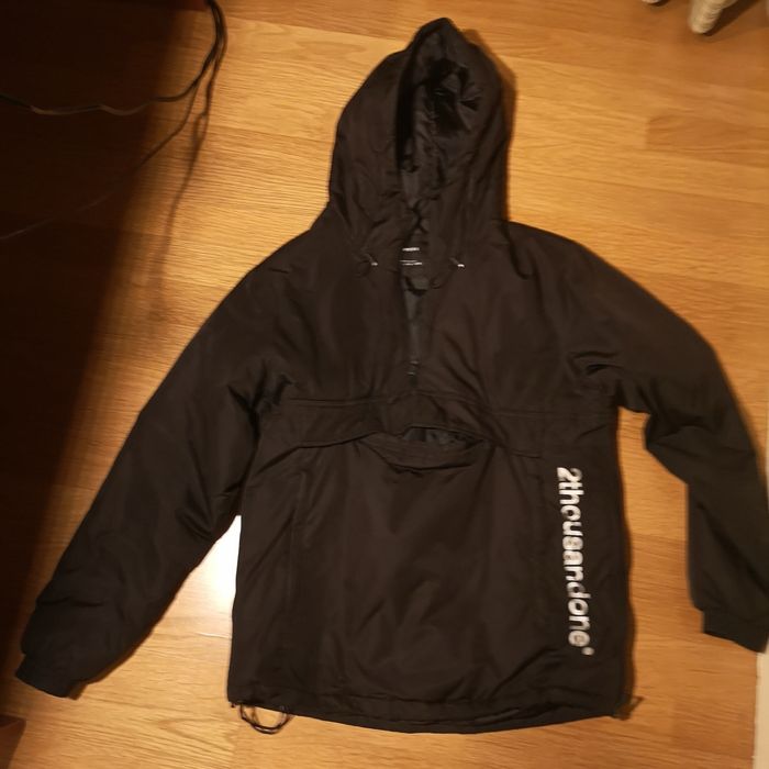 Casaco Bershka tecnológico