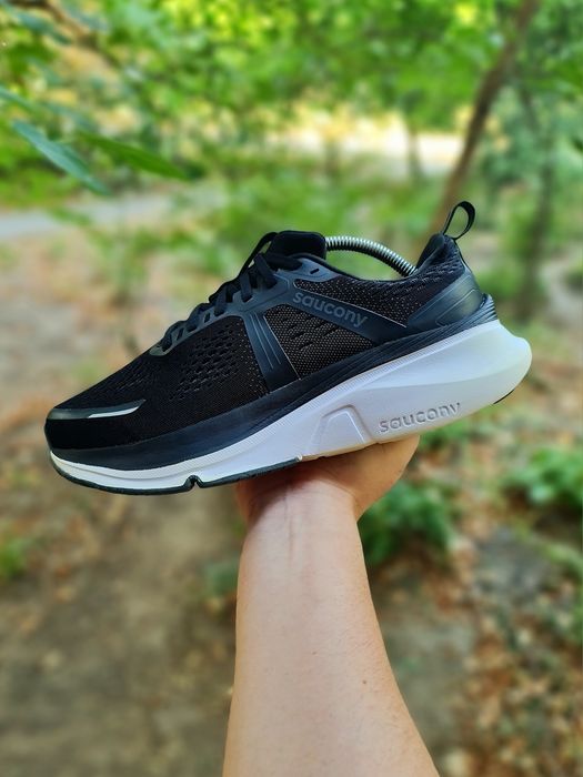 Оригинальные кроссовки Saucony Guide 18 Wide Black, 41р. 26см.