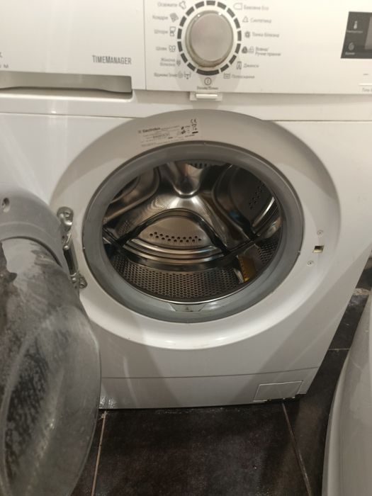 Продам на запчасти стиральная машина Электролюкс