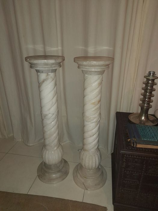 Par de colunas antigas