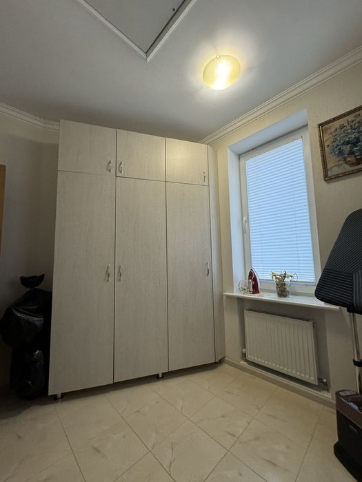 Облаштований, новий Будинок з меблями та технікою.