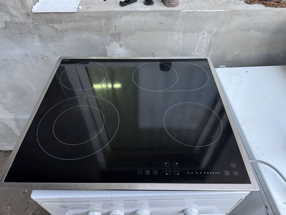 Індукційна плита Hanseatik