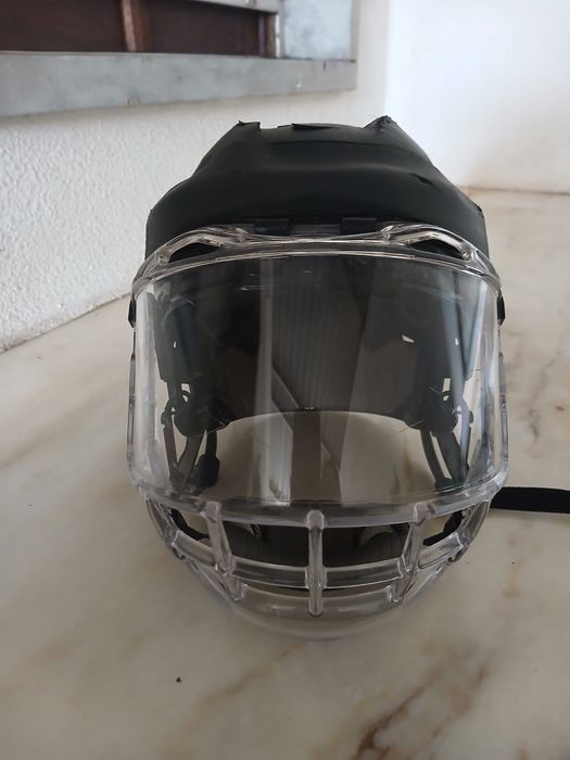 Capacete de guarda redes Bauer hoquei patins