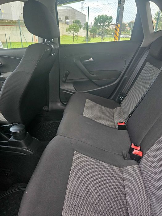 VW Polo 1.6 TDI Confortline (2010) – Nacional