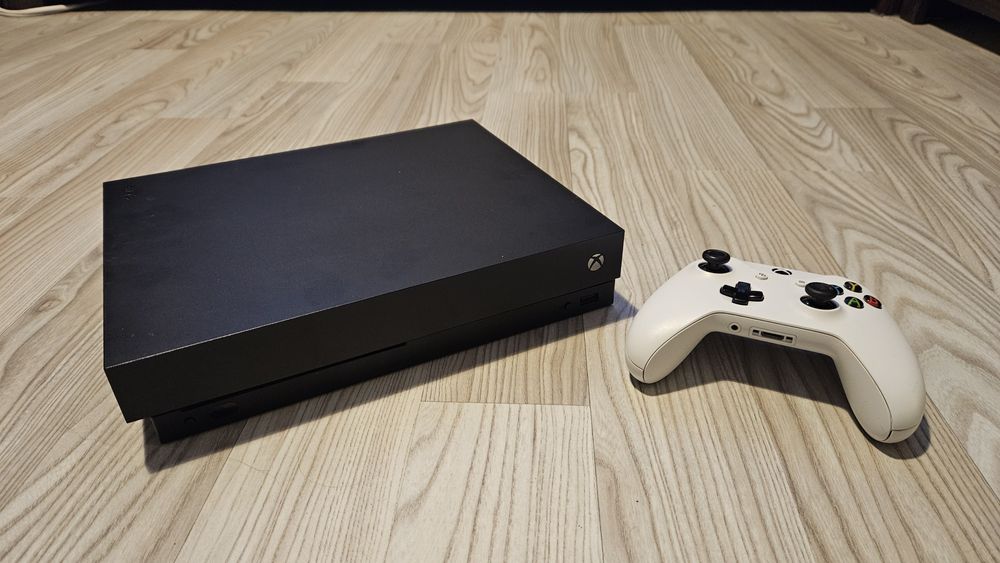 Xbox One X z 1TB SSD – dużo szybszy niż zwykły