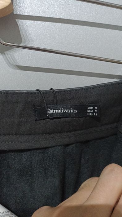 Spódnica damska czarna długa Stradivarius