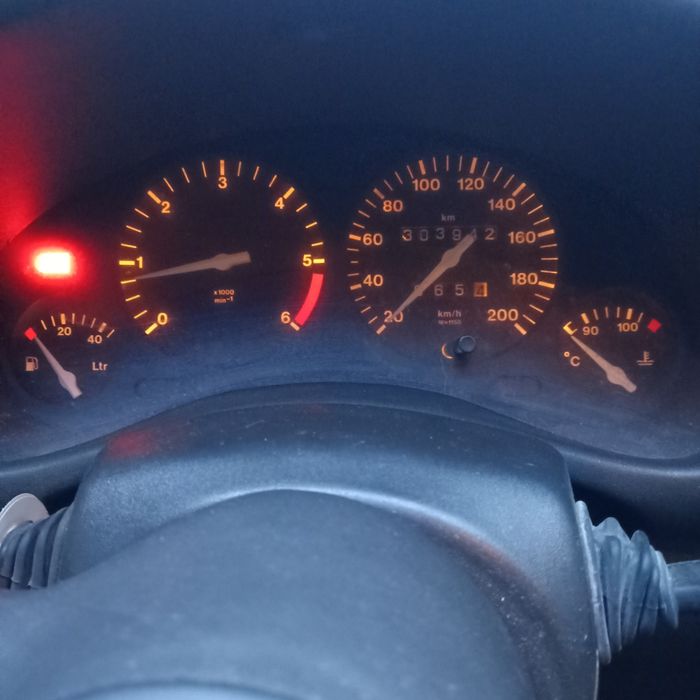 Corsa b 1.5 TD único