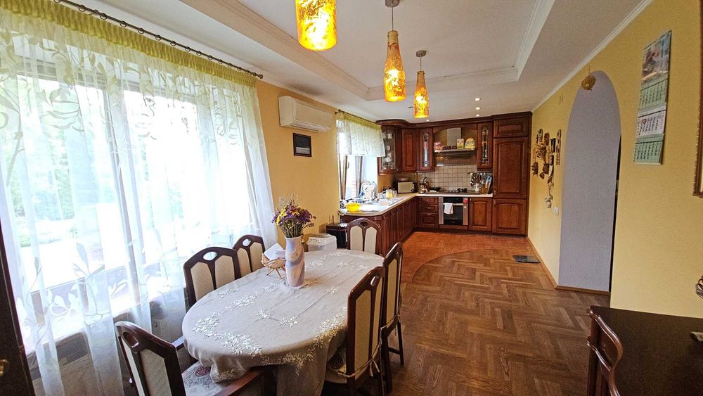 50 кілометрів від Києва – будинок поруч з лісом. Є ВІДЕООГЛЯД.