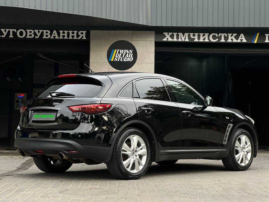 Infiniti QX70 2013