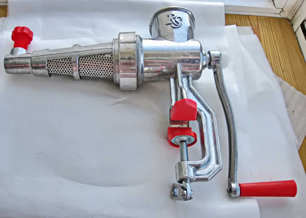 Соковыжималка  соковитискач  механічний ручний RS 170. Харків.