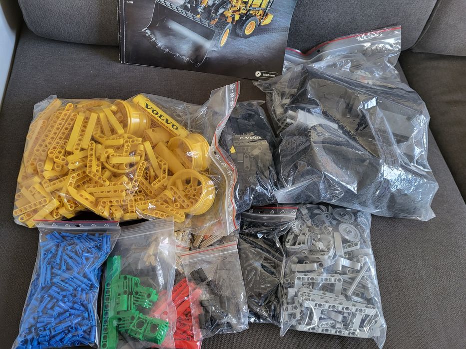 Lego Technic 42030 Koparka Volvo L350F