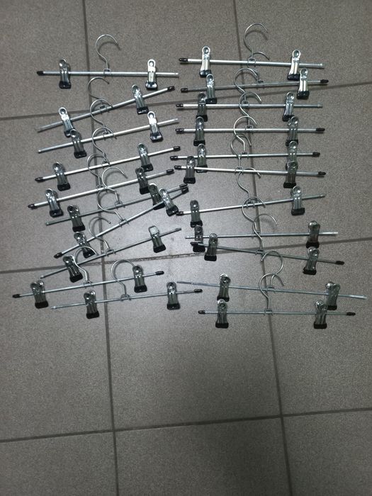 Обладнання для магазину дитячого одягу