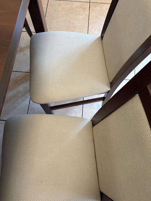 Sprzedam stół z krzesłami