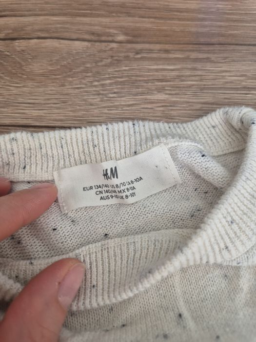 Biały elegancji swetr 134-140