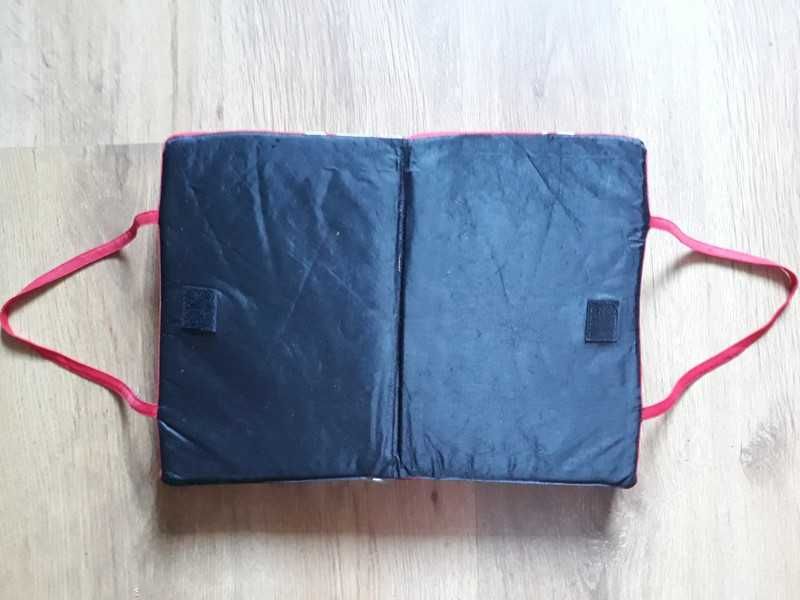 Mała poduszka do siedzenia turystyczna