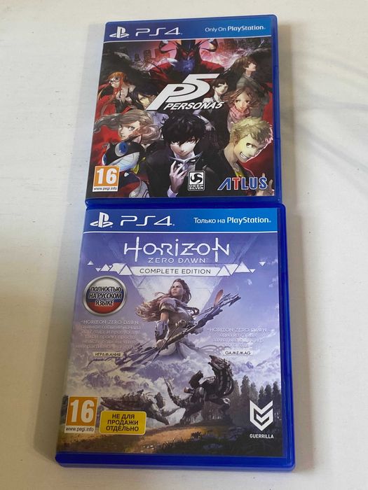 PS4 Pro + 3 геймпада Dual Shock + зарядка для геймпадів