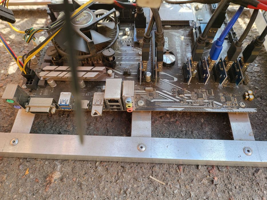 Майніннг ферма з відеокарт